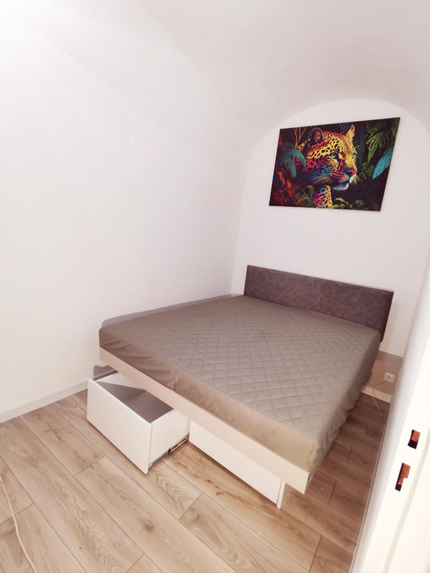 Alma Downtown Apartment